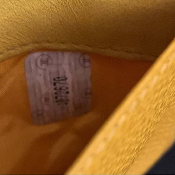 Chanel Yellow Caviar Wallet with Authenticity Card - Picture 4 of 13
